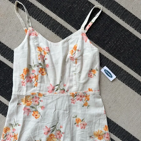 NWT Old Navy Floral Sundress with Ruffle Hem Small - Picture 3 of 8